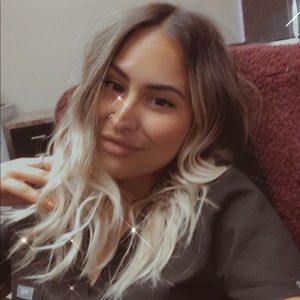 Meet your Posher, Kayla